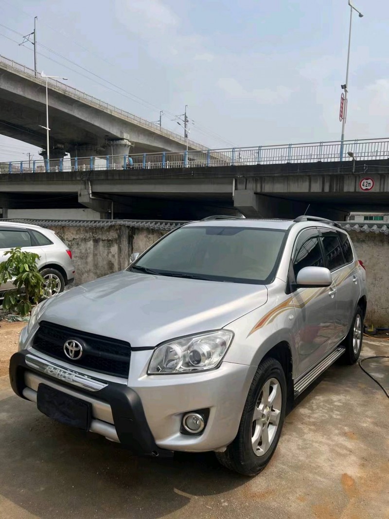 廣州10年豐田RAV43