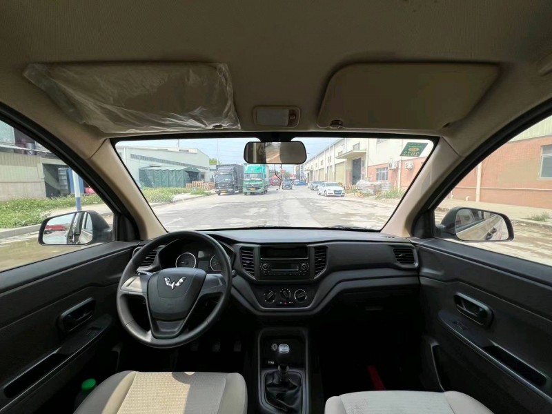 東莞20年五菱汽車宏光4