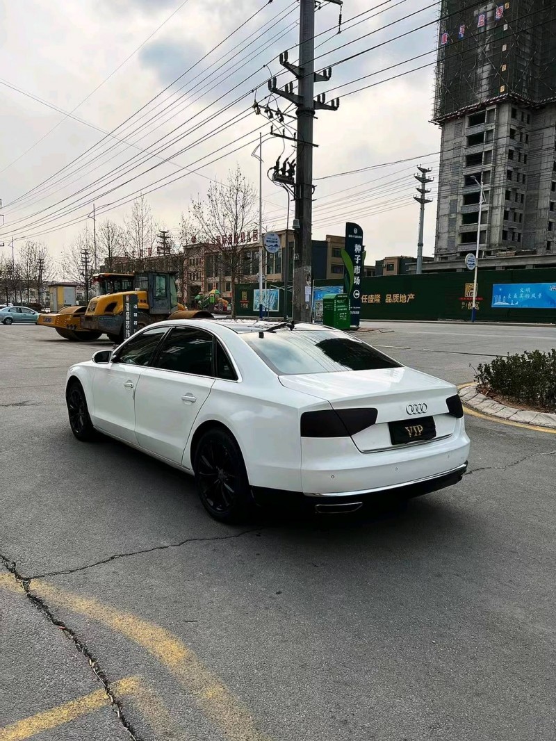 煙臺11年奧迪A8L5