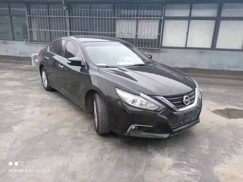 安陽17年日產天籟2