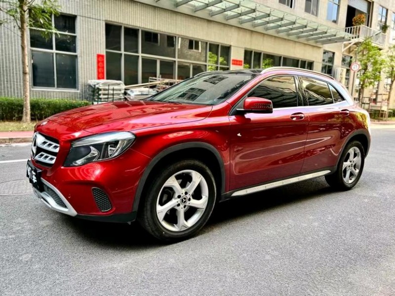 东莞19年奔驰CLA3