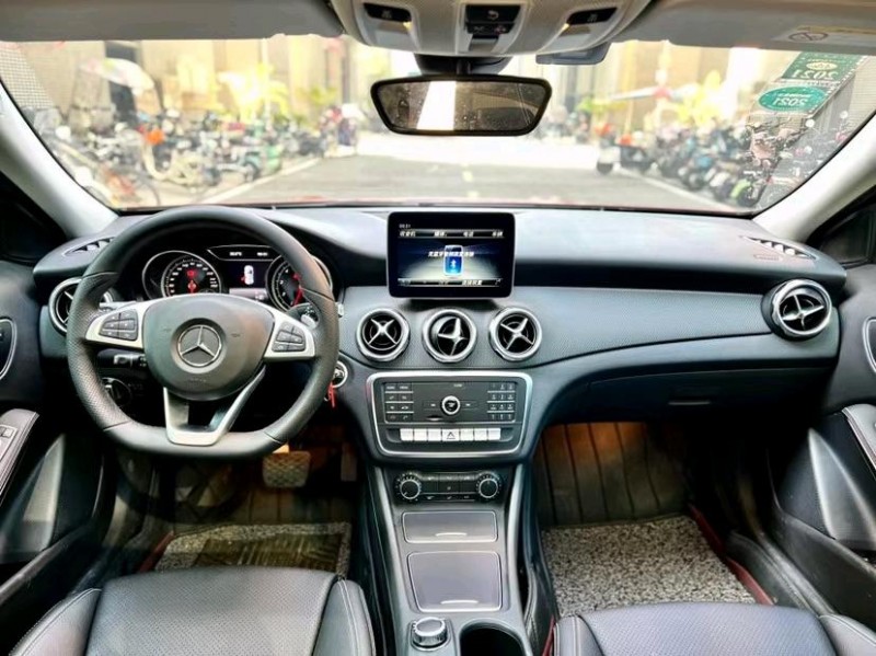 东莞19年奔驰CLA5