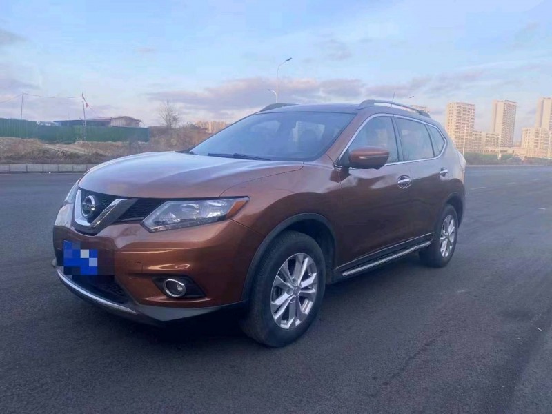 東營14年日產奇駿2