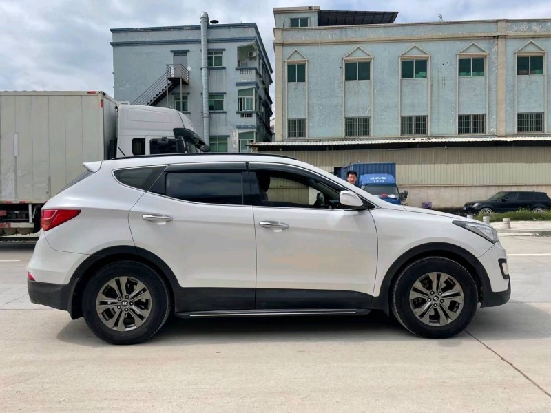 东莞13年现代新胜达7