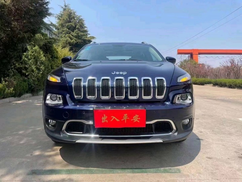 濰坊16年Jeep自由光1