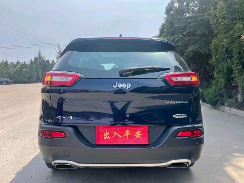 濰坊16年Jeep自由光5