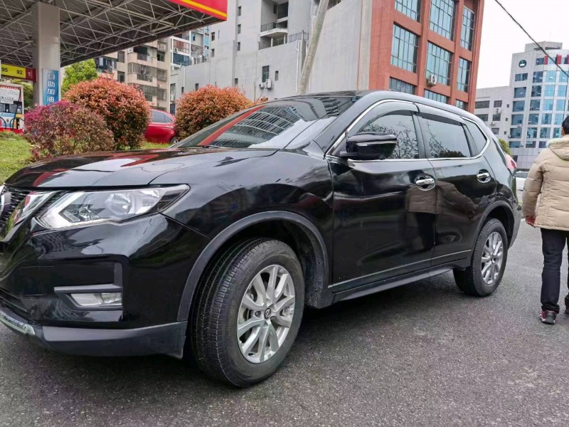 岳陽20年日產奇駿3