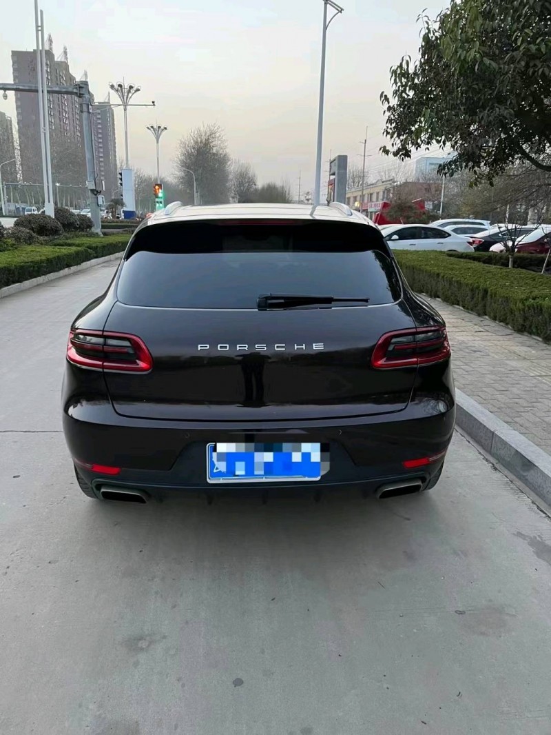 東營15年保時捷Macan7