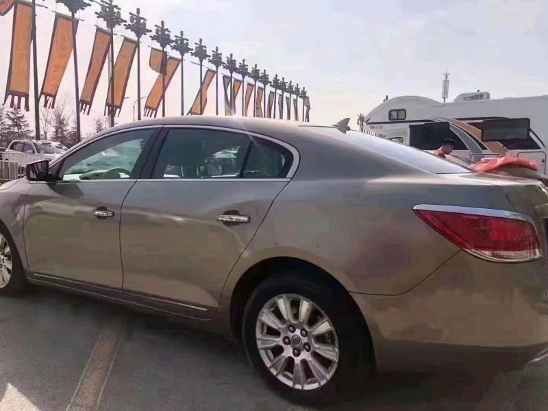 北京10年别克君越4