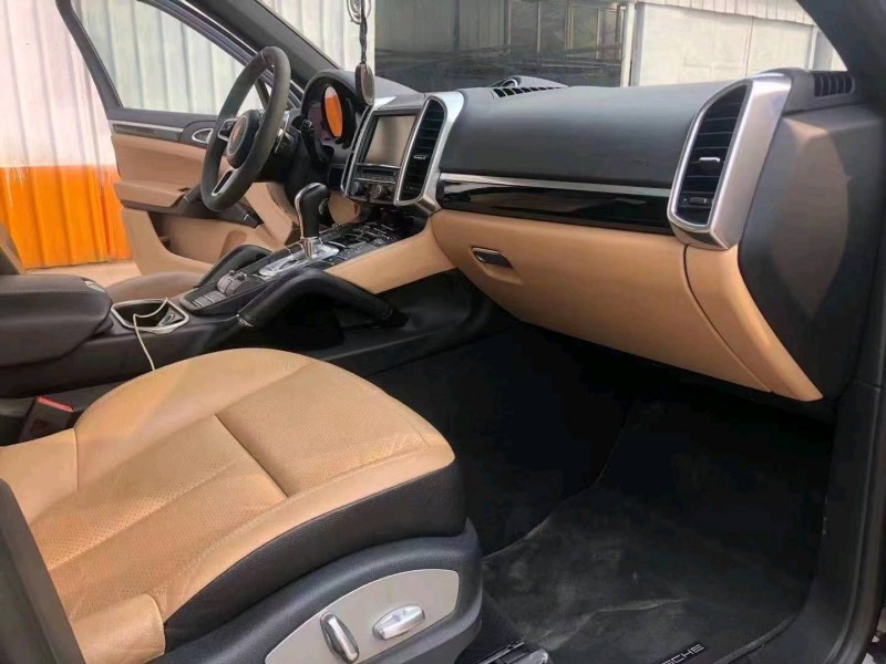 北京15年保时捷卡宴6