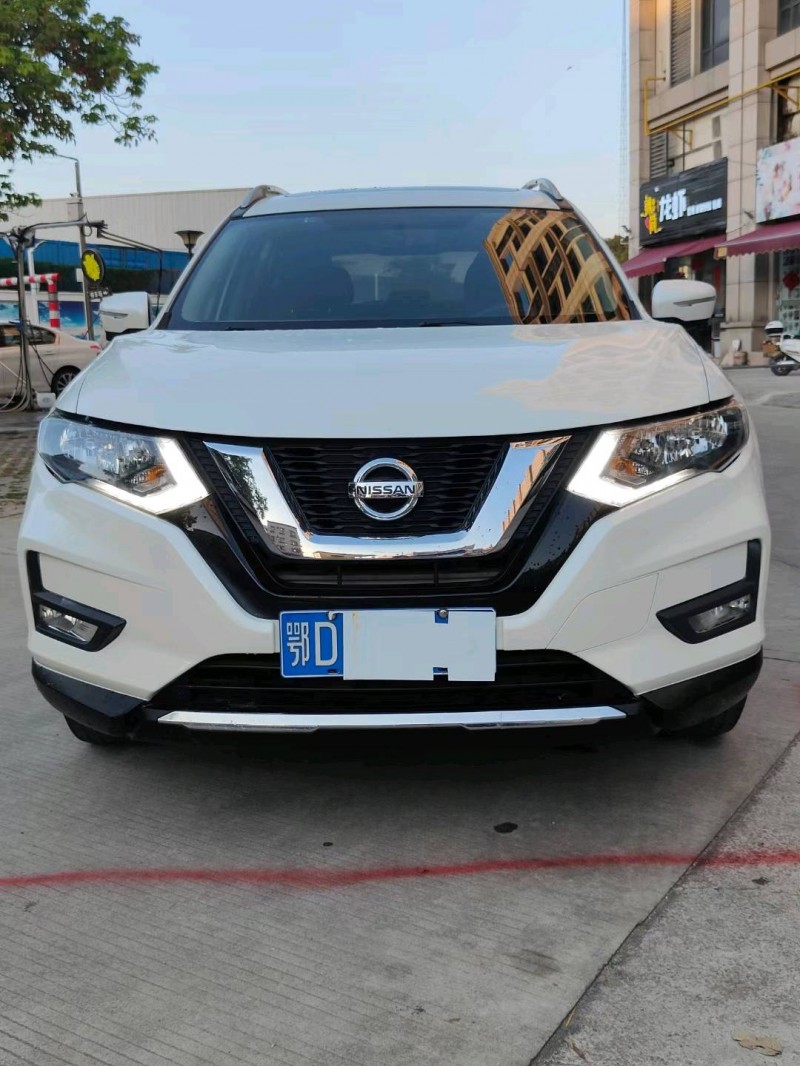 中山17年日產奇駿1