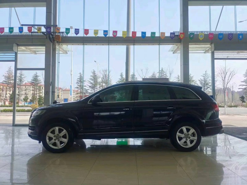 東營10年奧迪Q73