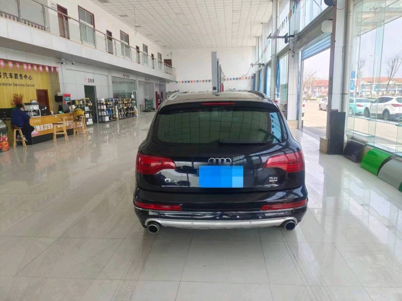 東營10年奧迪Q75