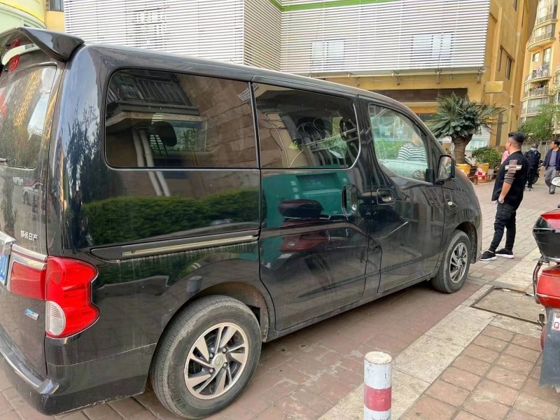 昆明19年日產NV2004
