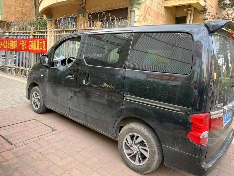 昆明19年日產NV2006