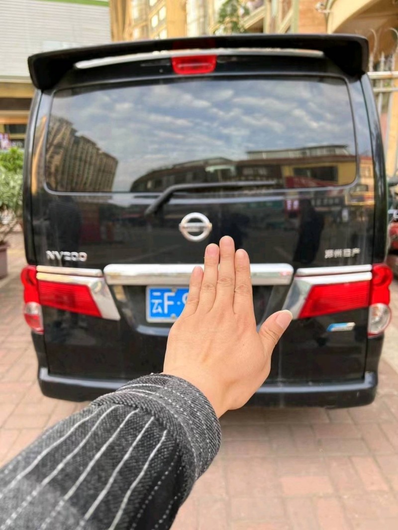 昆明19年日產NV2005