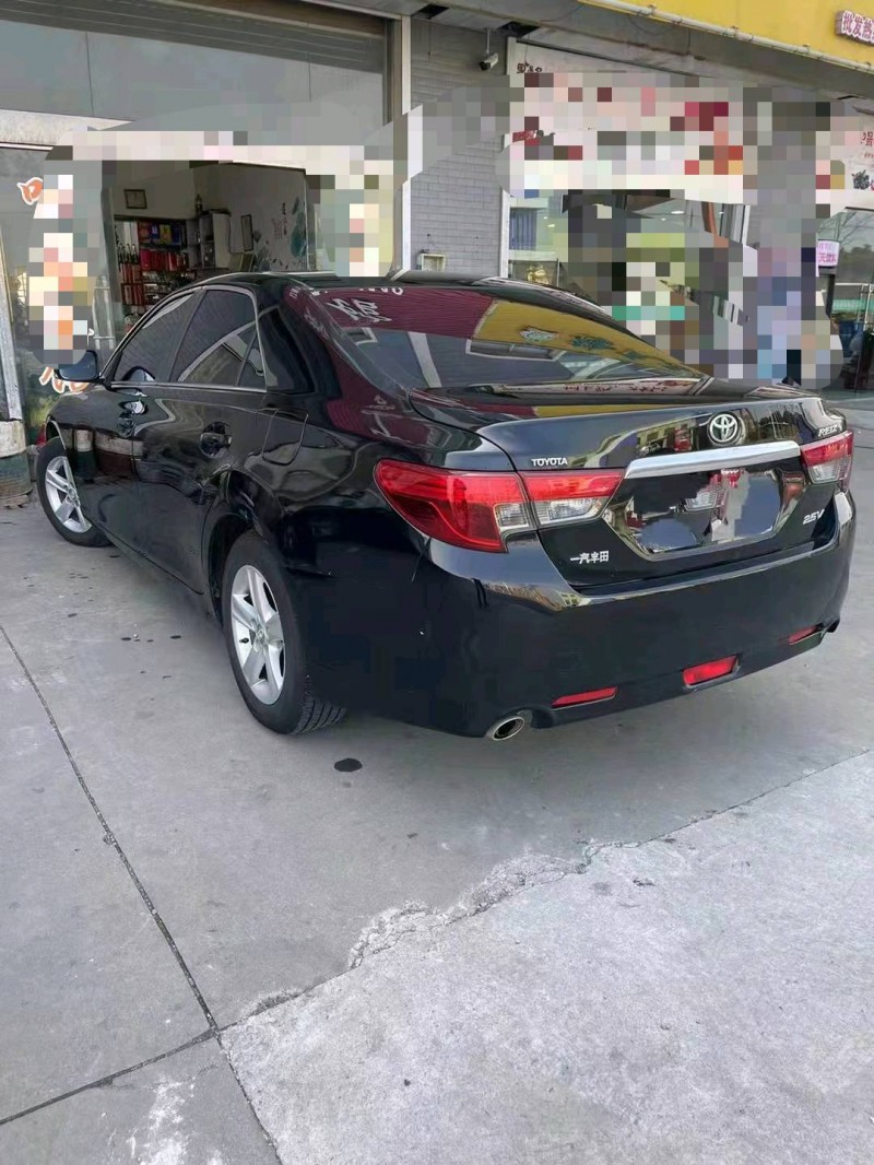 泰州14年丰田锐志3