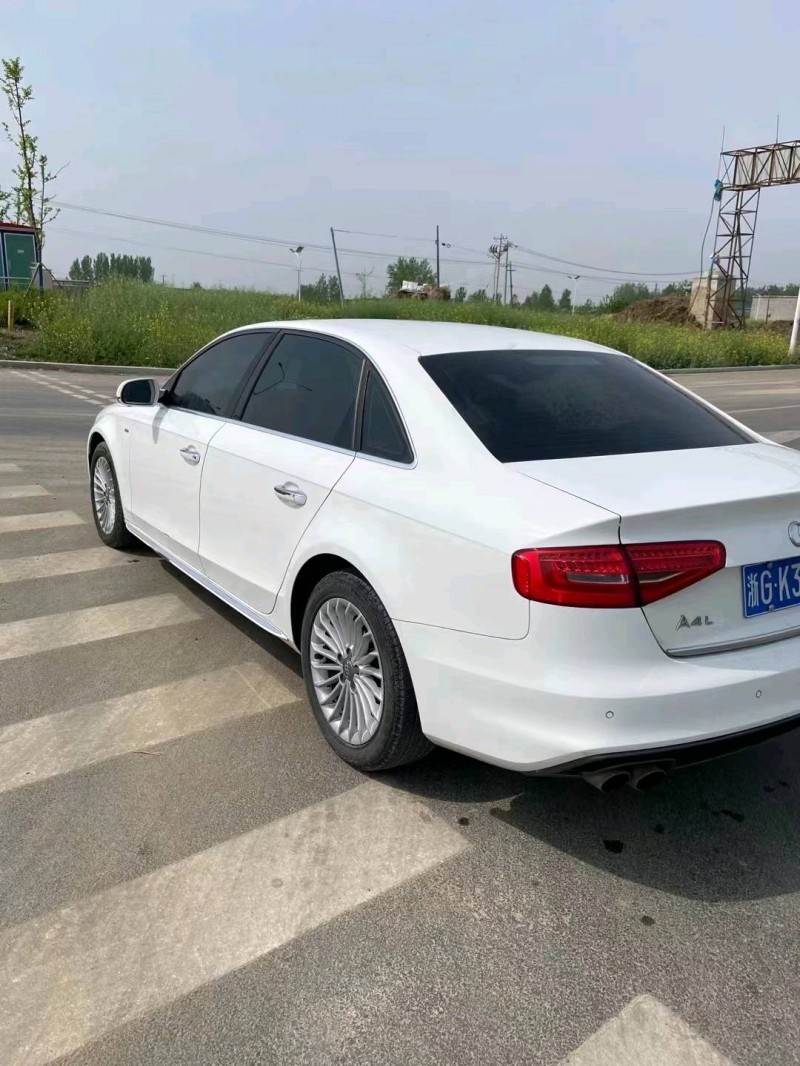 銅陵16年奧迪A4L8