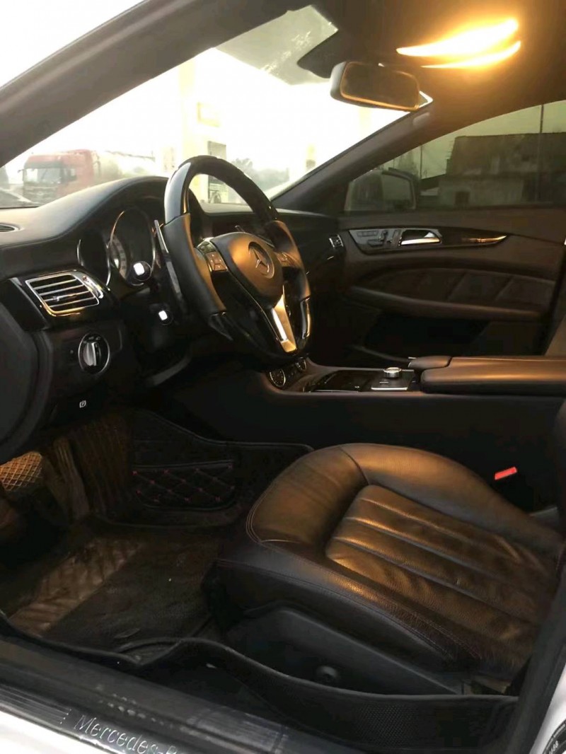 徐州14年奔驰CLS3