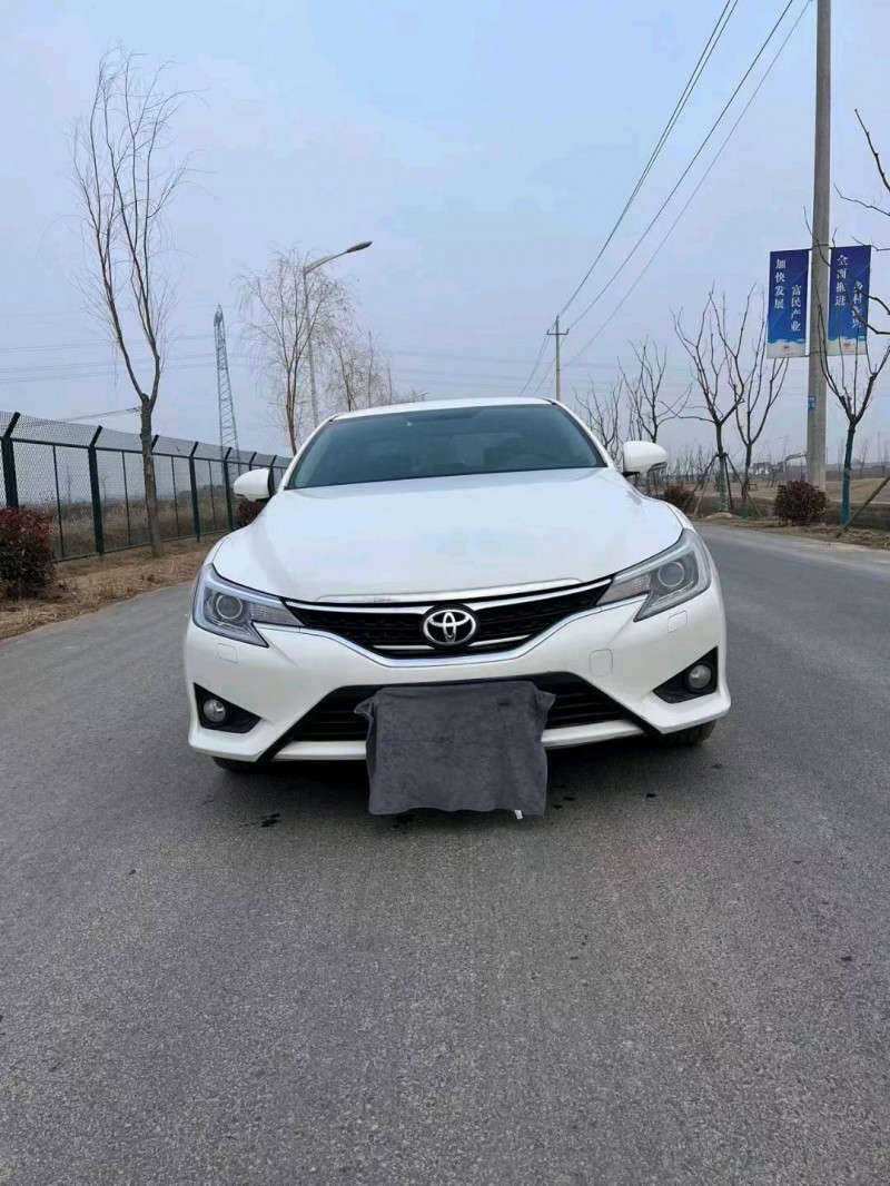 徐州14年丰田锐志9