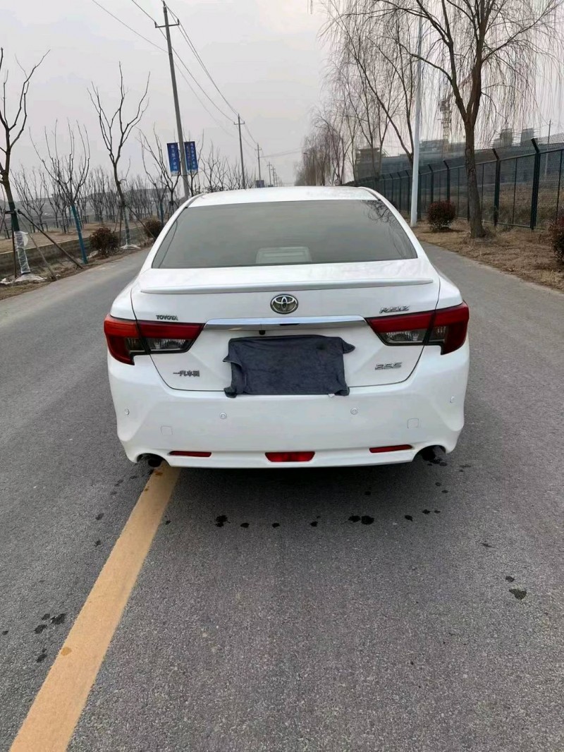 徐州14年丰田锐志3