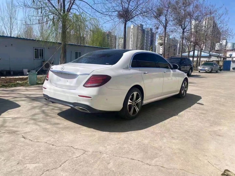 东营18年奔驰E8