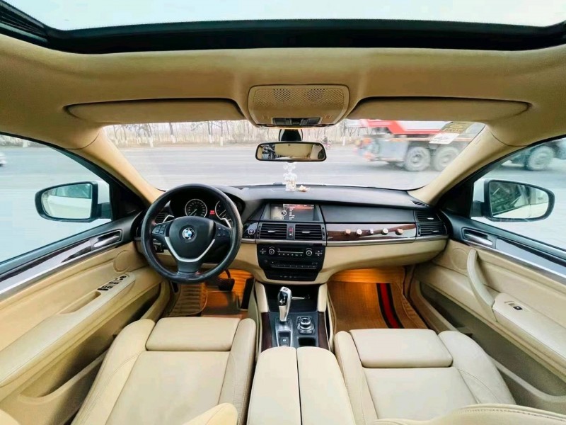 北京12年宝马X68