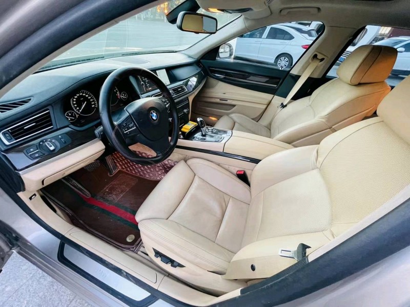 北京11年宝马7系5
