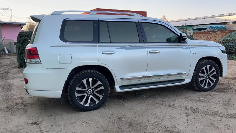 北京18年丰田兰德酷路泽2