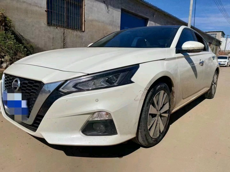 安陽21年日產天籟3