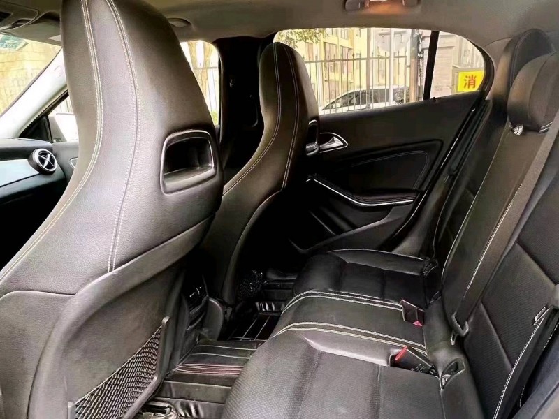 北京16年奔驰GLA4