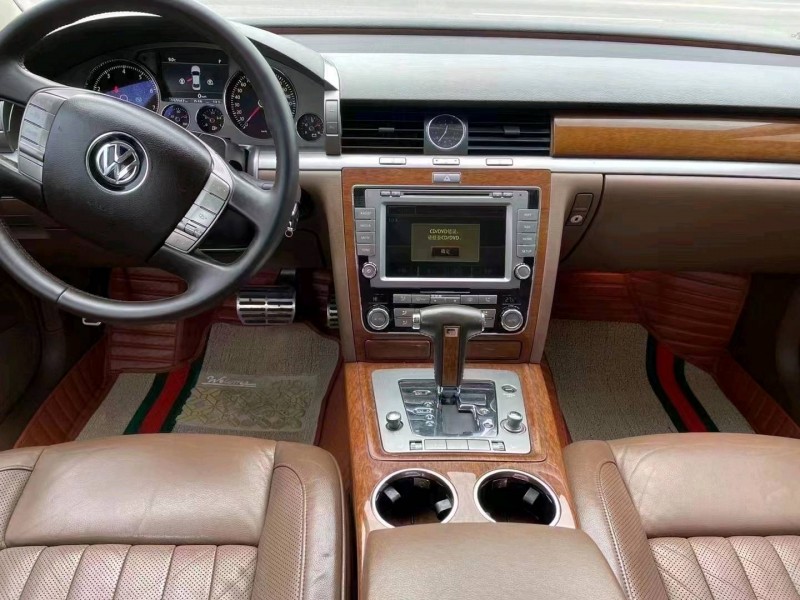 北京12年大众辉腾5