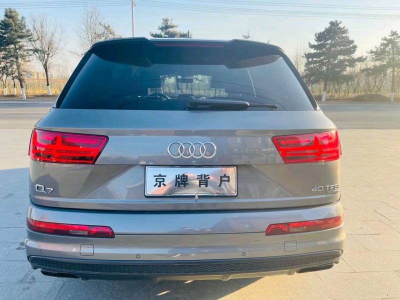 北京16年奧迪Q77