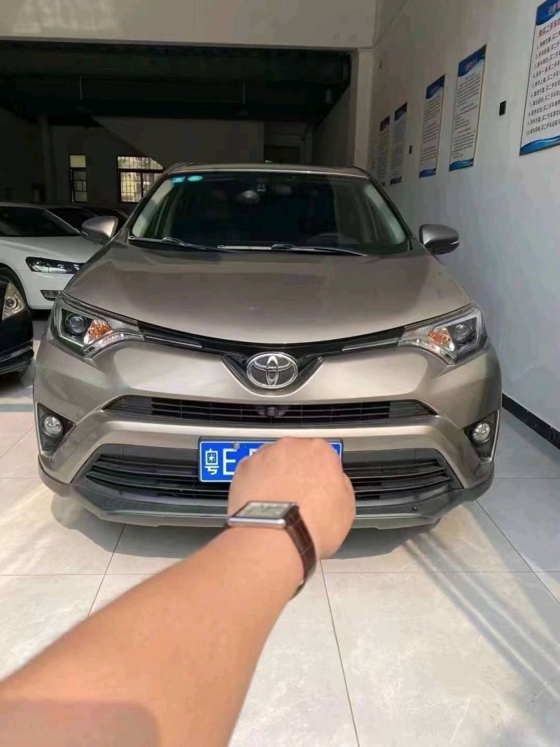 邵阳18年丰田RAV4荣放1