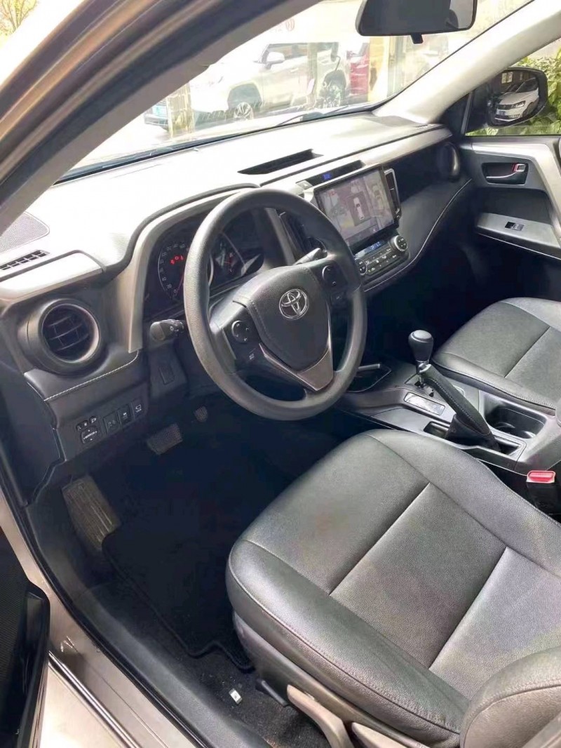 邵阳18年丰田RAV4荣放4