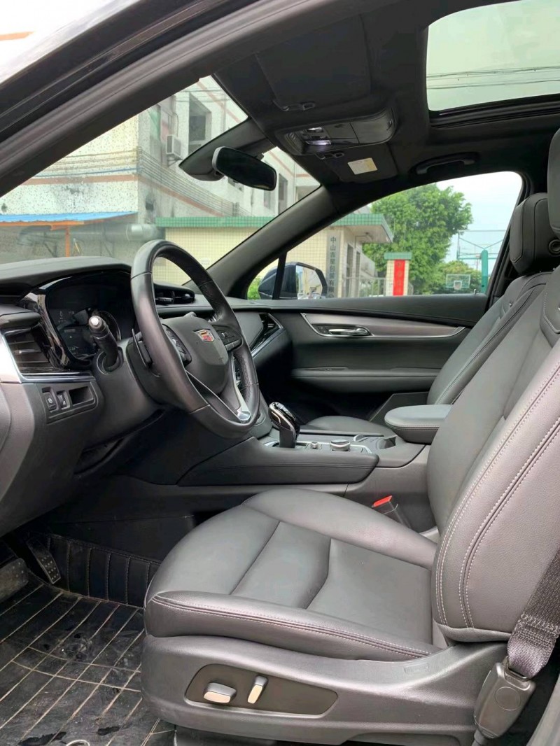 中山21年凱迪拉克XT61