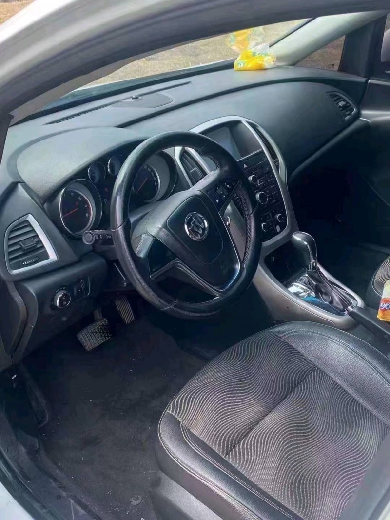 北京11年别克英朗6