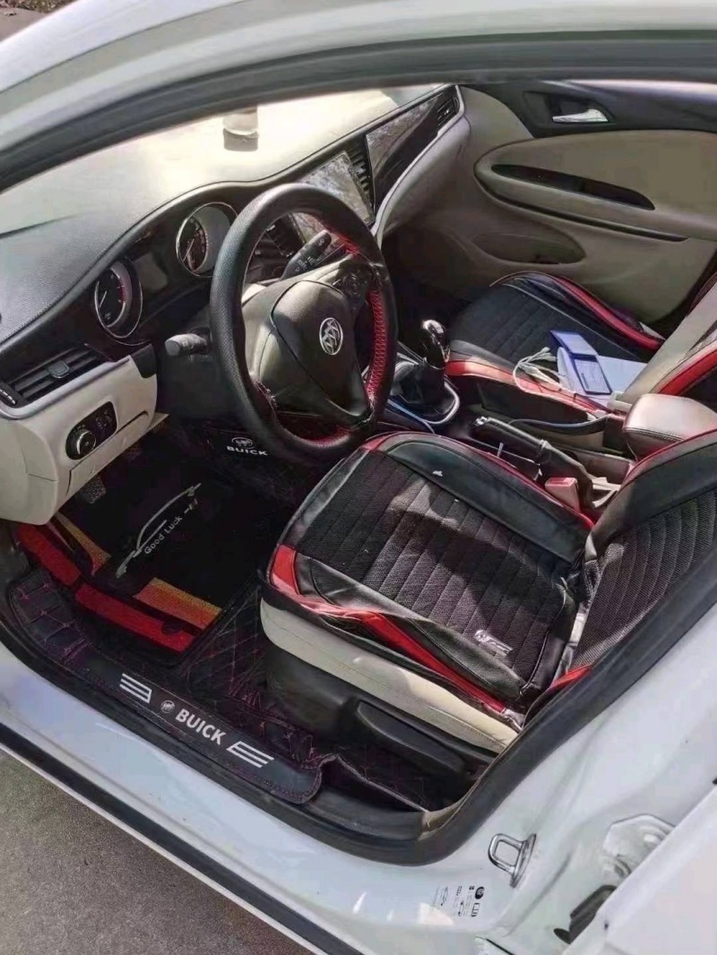 临沂16年别克威朗5