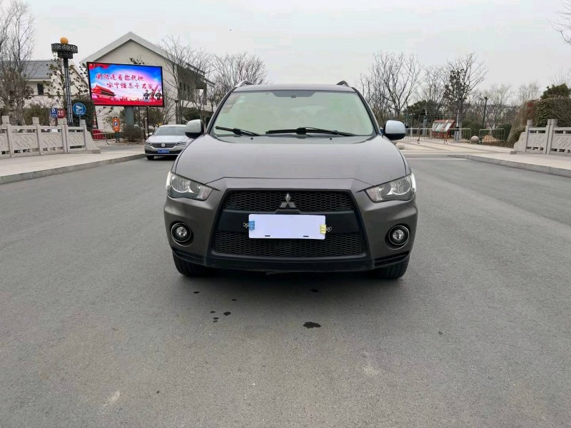 徐州10年三菱欧蓝德1