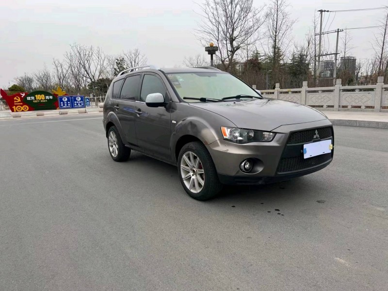 徐州10年三菱欧蓝德2