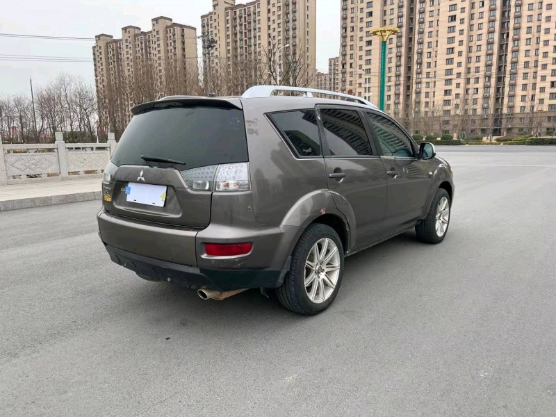 徐州10年三菱欧蓝德3