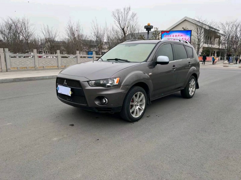 徐州10年三菱欧蓝德4