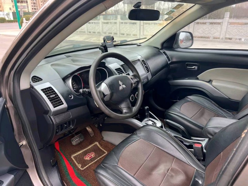 徐州10年三菱欧蓝德7