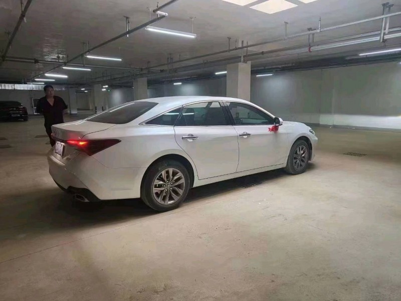 北京22年丰田亚洲龙2