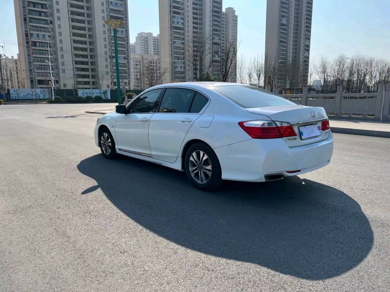 徐州15年本田雅阁6