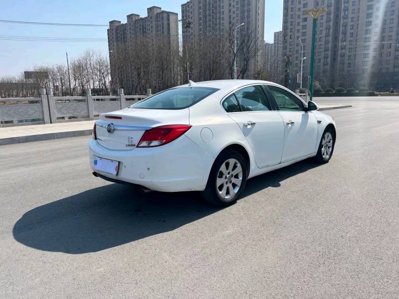 徐州12年别克君威3