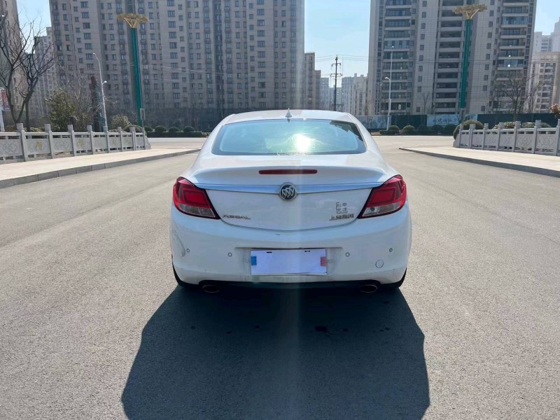 徐州12年别克君威5