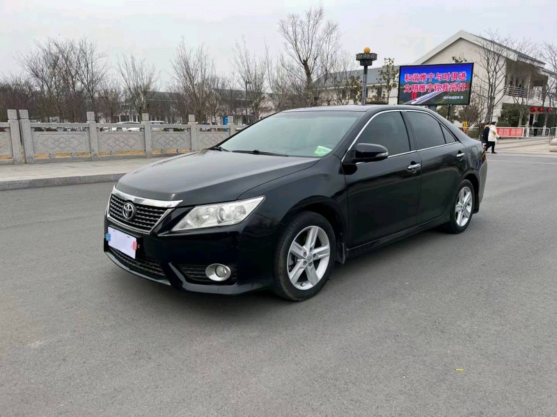 徐州14年丰田凯美瑞4
