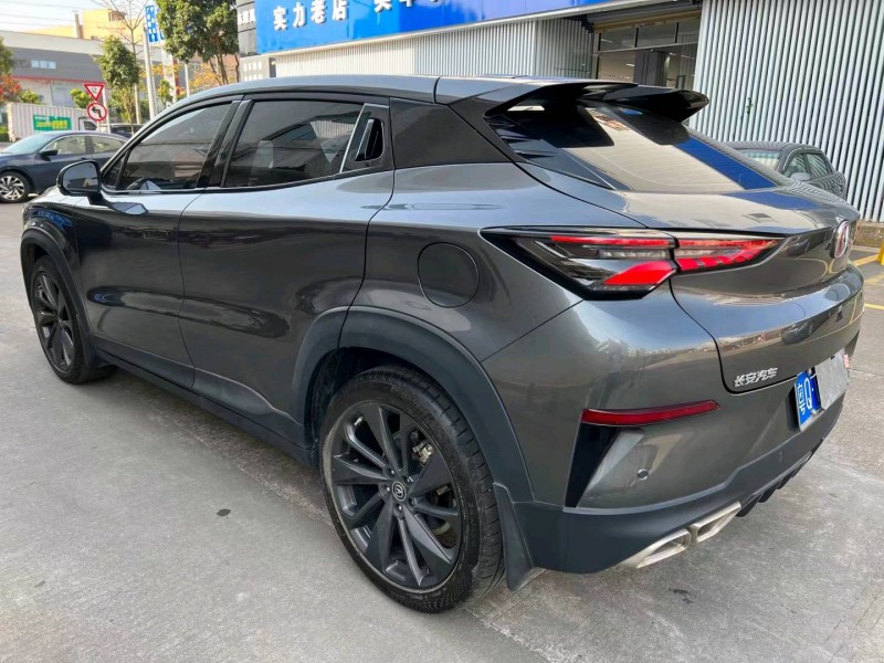 中山21年長安汽車UNI-T4