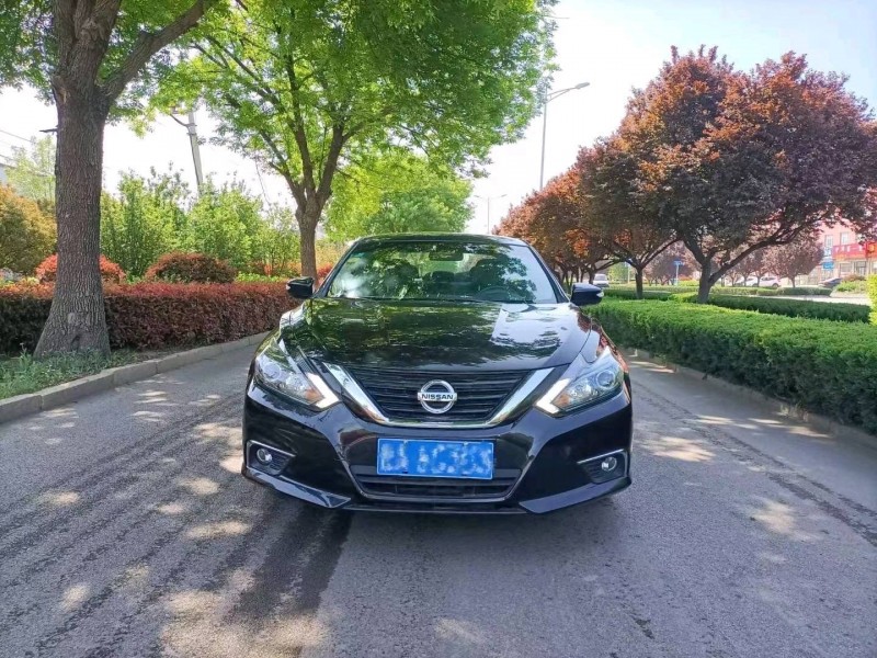東營17年日產天籟1